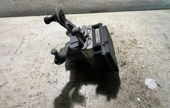 Mercedes-Benz B W245 ABS Pump 0265950986 88813S1429