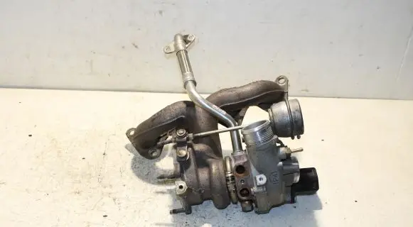 Volkswagen PASSAT B6 Turbo 03C145701S