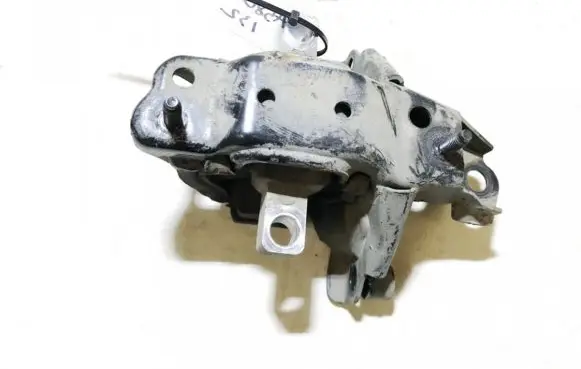 Skoda Fabia Mk1 (6Y) Engine mount bracket