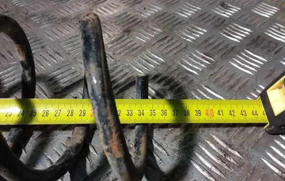 Volkswagen PASSAT B4 Rear coil spring