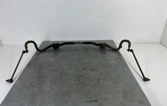 BMW 1 E82 E88 Front anti-roll bar/sway bar 6771339 677133902