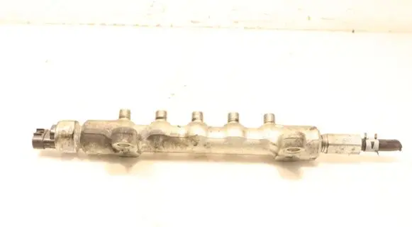 Toyota Corolla Verso E121 Fuel main line pipe 0680-12H057