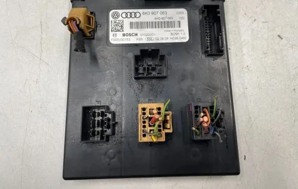 Audi A4 S4 B8 8K Comfort/convenience module 8K0907063 01022001