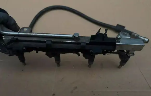 BMW 3 E46 Fuel injector supply line/pipe 7506158