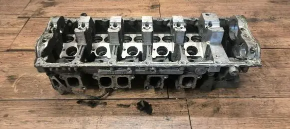 Volkswagen Touareg I Engine head 071033735 023C