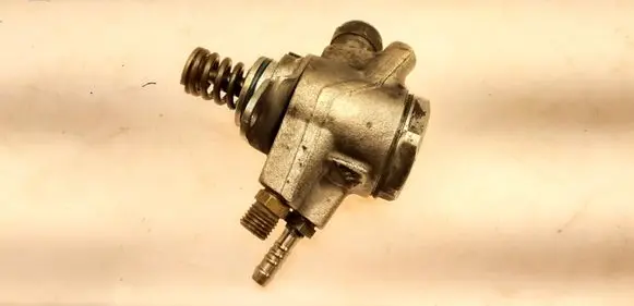 Audi A6 S6 C7 4G Fuel injection high pressure pump 07L127026J