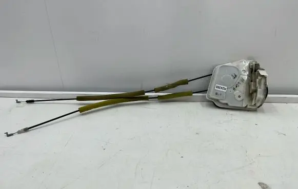 Mazda 6 Front door lock 