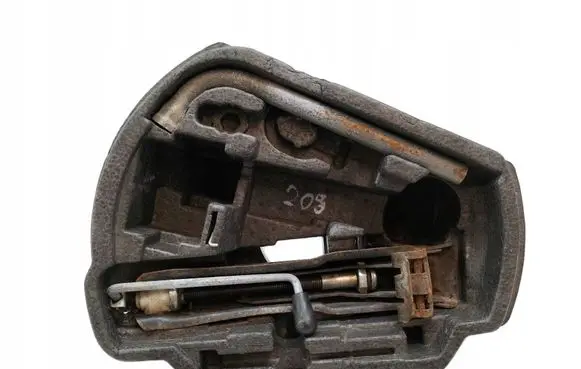 Seat Leon (1M) Spare wheel section trim 