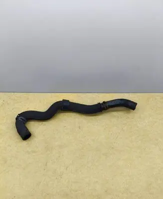 Mercedes-Benz E W212 Engine coolant pipe/hose A2128301896 667065A1P2 96JZG8002