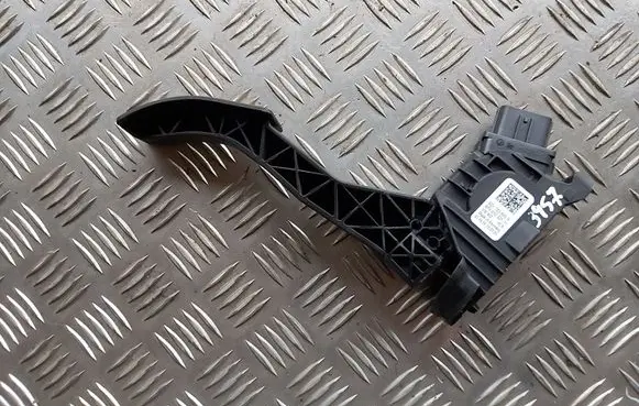 Skoda Octavia Mk3 (5E) Accelerator throttle pedal 5Q1723503H