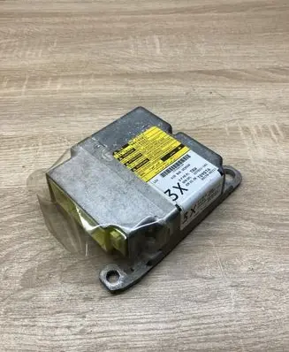 Toyota Avensis T270 Airbag control unit/module 8917005311 227631103