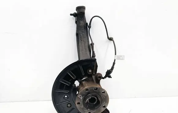 Volkswagen Touareg II Front wheel hub spindle knuckle 7P6407246A