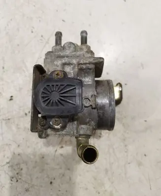 Suzuki Swift I Throttle valve 1813783E11