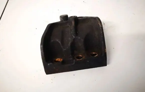 Hyundai Santa Fe Engine mounting bracket