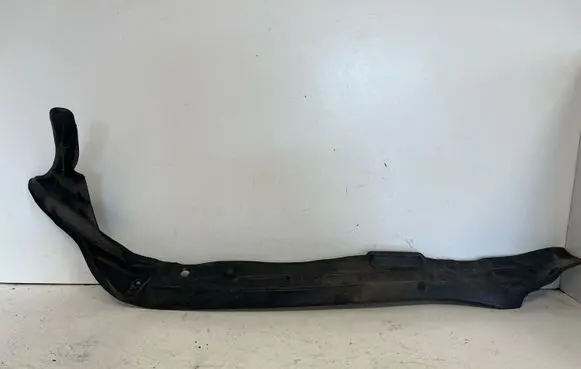 Audi Q7 4L Fender end trim 4L0821112