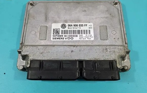 Seat Leon (1P) Engine control unit/module ECU 06A906033FF IMPRK1442994