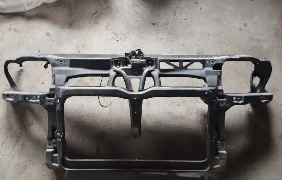 Volkswagen Golf IV Radiator support slam panel 1J0805594