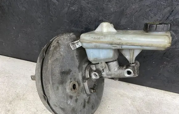 Opel Vivaro Brake booster 93852216 8200300847