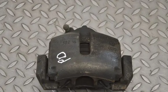 Volkswagen Jetta VI Front brake caliper