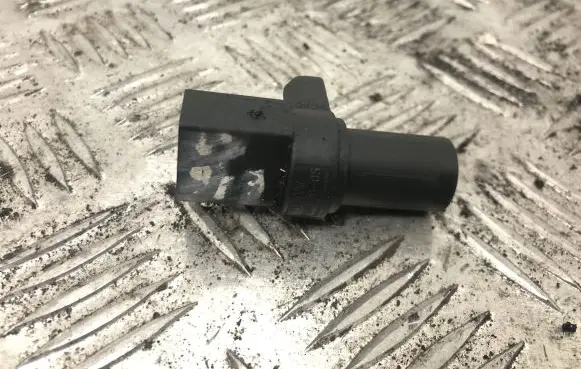 BMW 3 E46 Camshaft position sensor 7518628