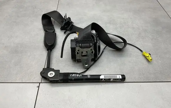 Opel Zafira C Front seatbelt 620611500
