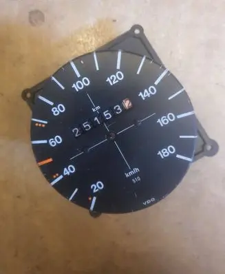 Speedometer (instrument cluster)
