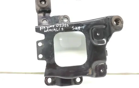Battery bracket