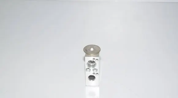 BMW 2 F46 Air conditioning (A/C) expansion valve 64119287284 6845415 9287284