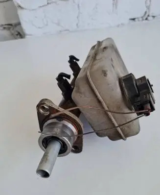 Iveco Daily 3rd gen Master brake cylinder 4796791