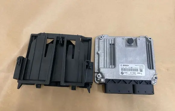 BMW 1 F20 F21 Engine control unit/module 0281031298