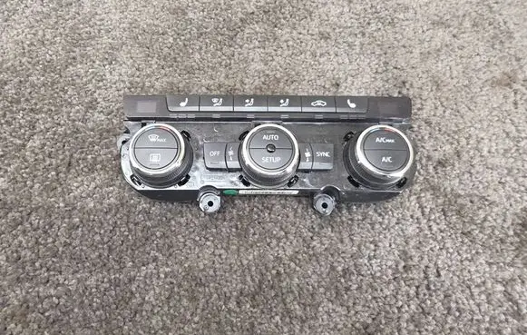 Seat Leon (5F) Climate control unit 5F0907044N 5HB011215 5HB01121546