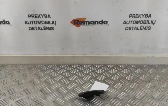 Windshield washer spray nozzle