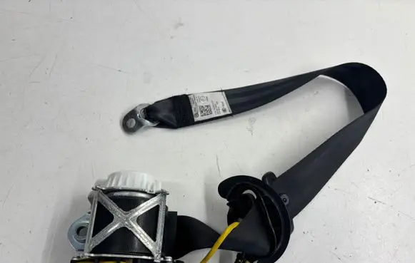 Volkswagen Tiguan Front seatbelt 5N2857706B 34153877A