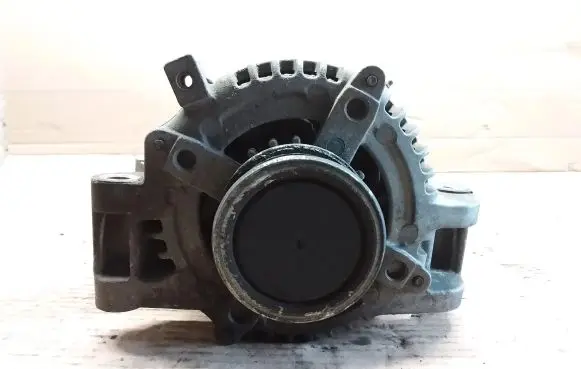 Toyota Avensis T270 Generator/alternator 270600G021