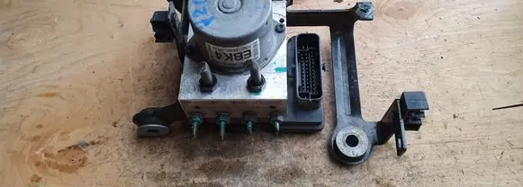 Hyundai i20 (PB PBT) ABS Pump 589001J770 589101J270