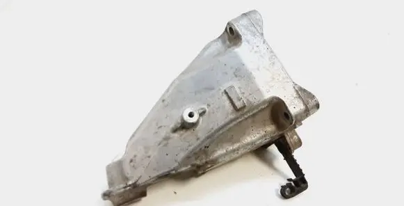 Mercedes-Benz C W205 Engine mounting bracket A2742231004