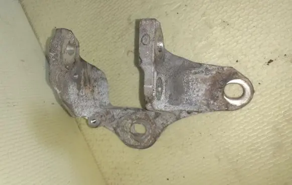 Mazda 2 Engine mounting bracket DA6G39081