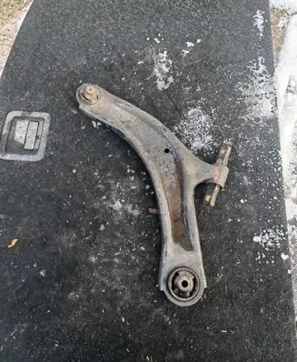 Nissan Qashqai Front lower control arm/wishbone