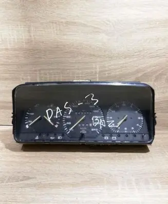 Volkswagen PASSAT B3 Speedometer (instrument cluster) 357919033BP