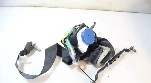 Mazda 6 Front seatbelt