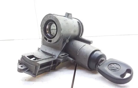 Volkswagen Sharan Ignition lock P012106