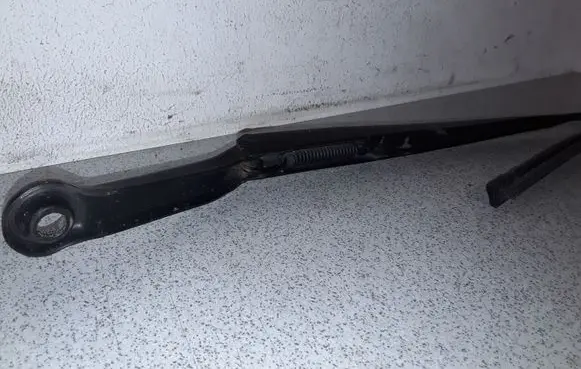 BMW 3 E46 Front wiper blade arm 61617003932 7003932