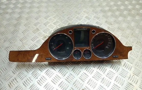 Volkswagen PASSAT B6 Speedometer (instrument cluster) A2C53117394