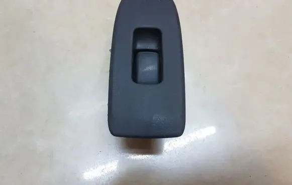 Mitsubishi Pajero Electric window control switch MR445659