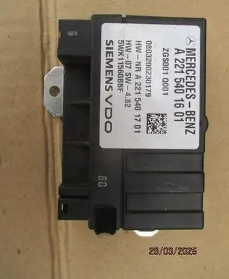 Mercedes-Benz C W204 Fuel injection pump control unit/module A2215401601