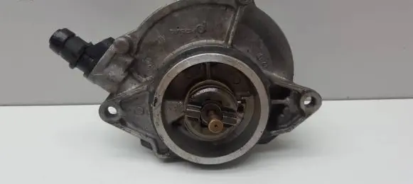 Audi Q7 4L Vacuum pump