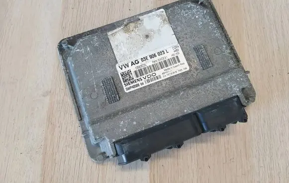 Volkswagen Polo V 6R Engine control unit/module ECU 03E906023L
