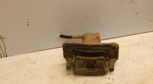 Mitsubishi Pajero Rear brake caliper