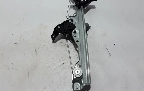 Front window lifting mechanism without motor