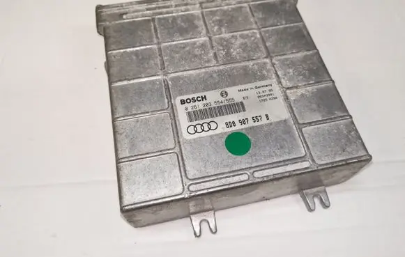 Audi A4 S4 B5 8D Engine control unit/module 8D0907557B 0261203554 0261203555